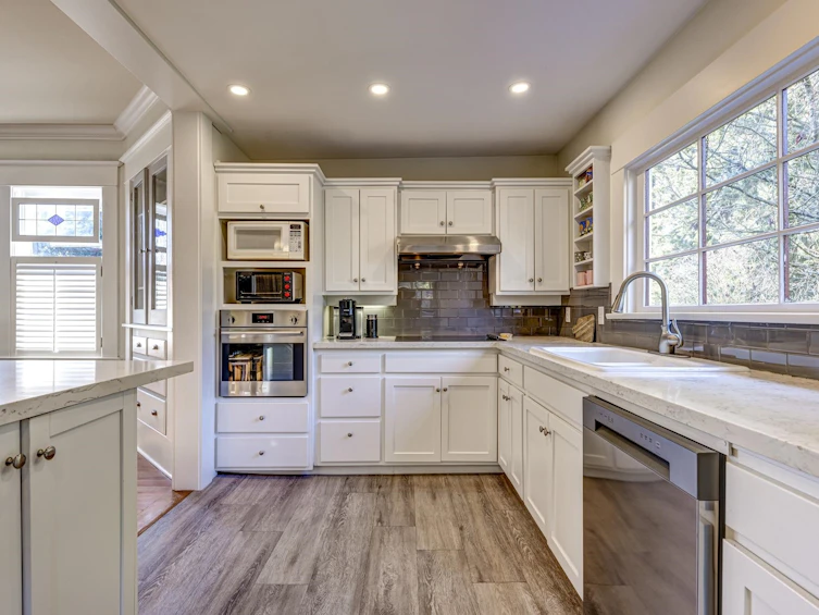 3039 St. Georges Avenue, North Vancouver, BC, V7N 1V1 - 11