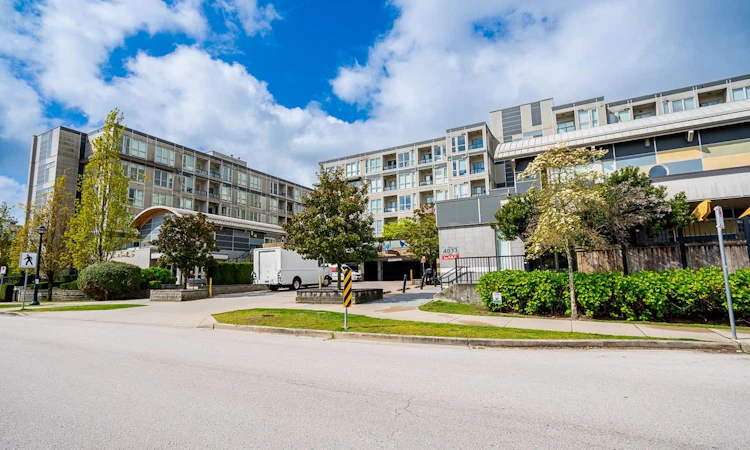 161-4099 Stolberg Street
