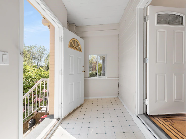 153 SE Marine Drive, Vancouver, BC, V5X 2S2 - 17