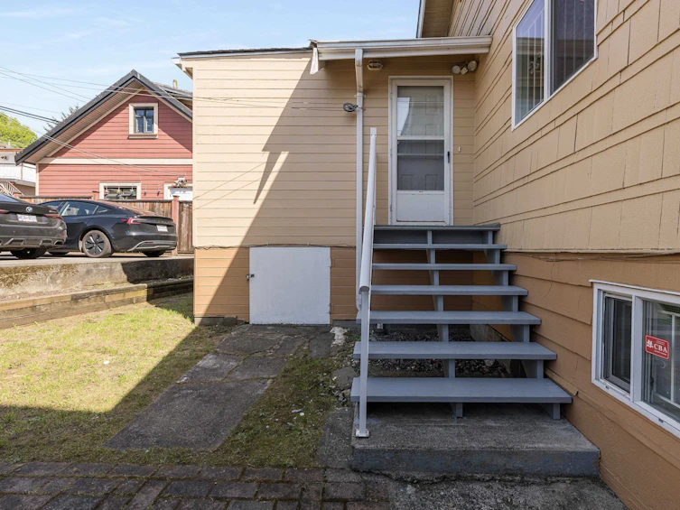 153 SE Marine Drive, Vancouver, BC, V5X 2S2 - 23