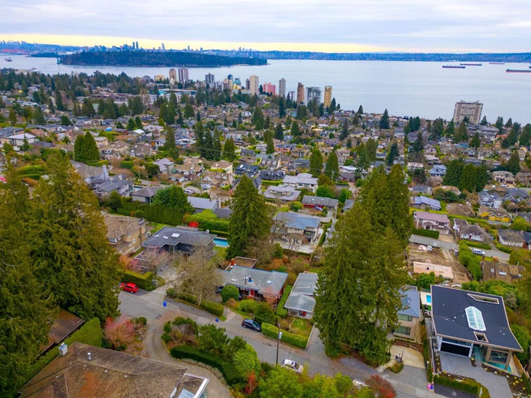 2338 Ottawa Avenue, West Vancouver, BC, V7V 2S9 - 16