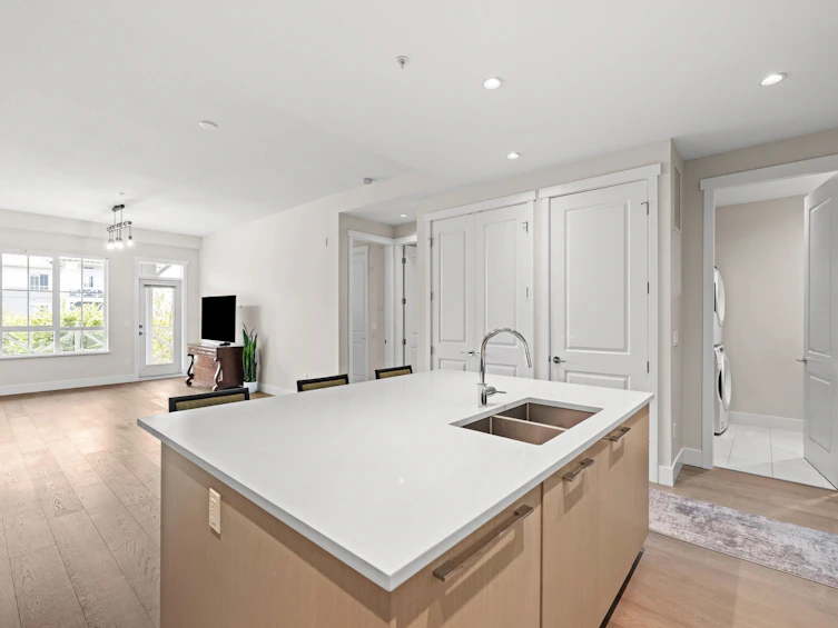 217-5535 Admiral Way, Delta, BC, V4K 0E3 - 9