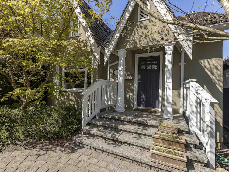 4549 W 12th Avenue, Vancouver, BC, V6R 2R4 - 4