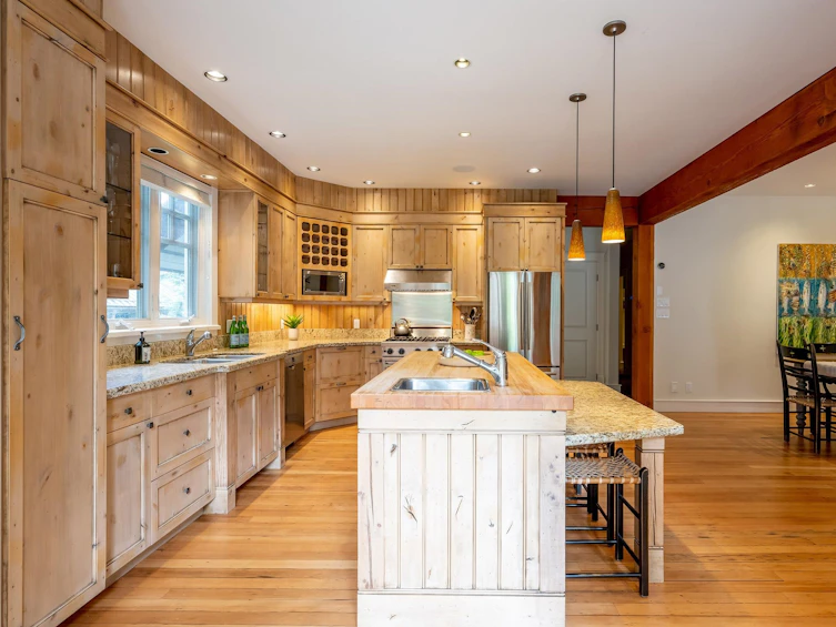 7313 Fitzsimmons Road South, Whistler, BC, V8E 0E5 - 10