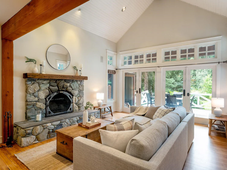 7313 Fitzsimmons Road South, Whistler, BC, V8E 0E5 - 2