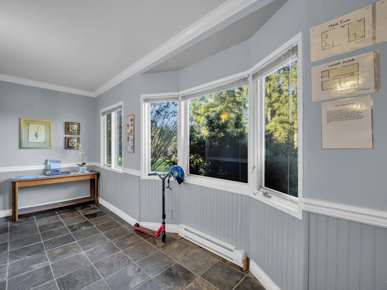 12580 243 Street, Maple Ridge, BC, V2W 1C4 - 12