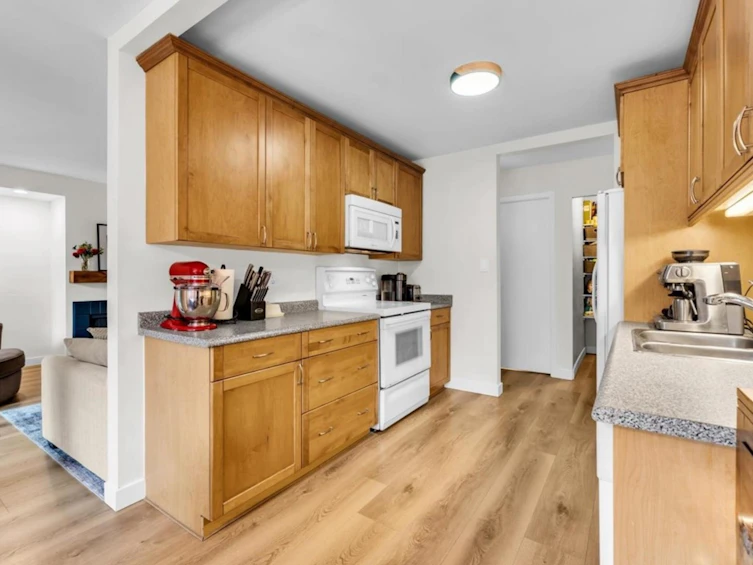 102-1935 W 1st Avenue, Vancouver, BC, V6J 1G7 - 14
