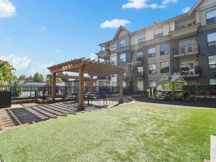 220-2493 Montrose Avenue, Abbotsford, BC, V2S 3T2 - 16
