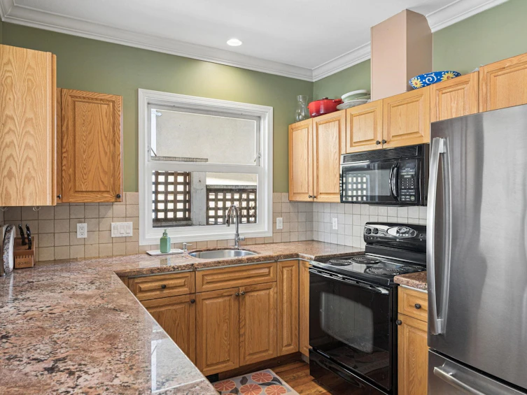 408 E 2nd Street, North Vancouver, BC, V7L 1C8 - 14