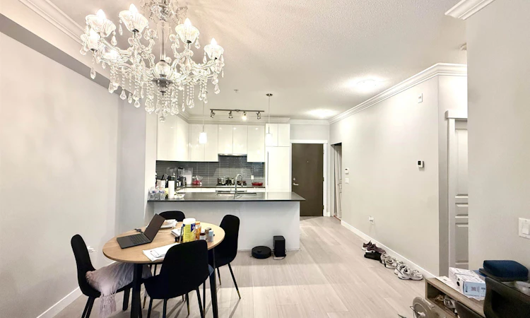 102-9399 Alexandra Road