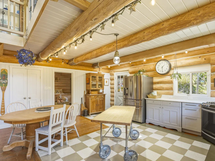 1253 Adams Road, Bowen Island, BC, V0N 1G2 - 7