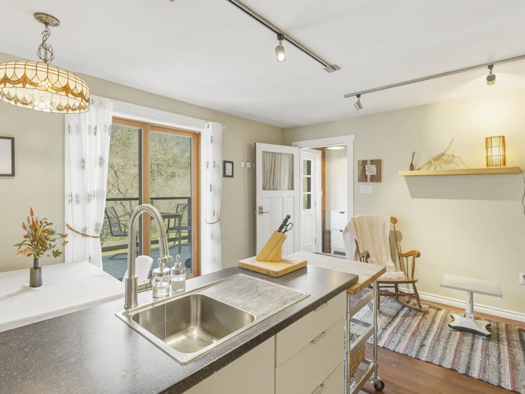 1253 Adams Road, Bowen Island, BC, V0N 1G2 - 24