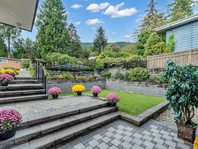 929 Canyon Boulevard, North Vancouver, BC, V7R 2J9 - 30