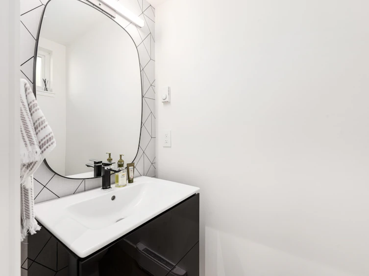 1823 Napier Street, Vancouver, BC, V5L 2N4 - 31