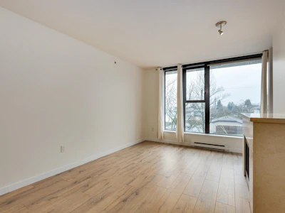 306-683 W Victoria Park - 5