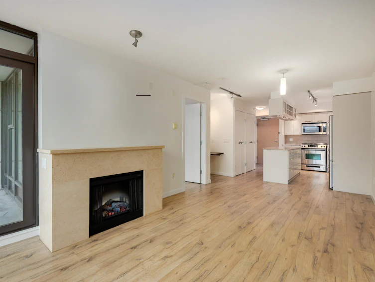 306-683 W Victoria Park, North Vancouver, BC, V7M 0A2 - 9