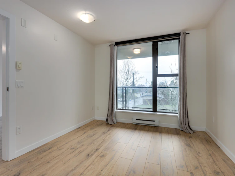 306-683 W Victoria Park, North Vancouver, BC, V7M 0A2 - 12