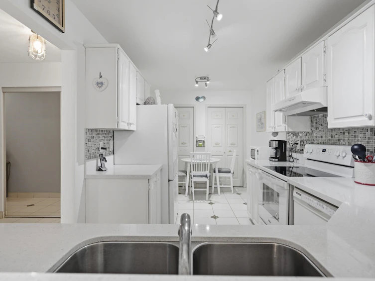 208-15300 17 Avenue, Surrey, BC, V4A 8Y6 - 11