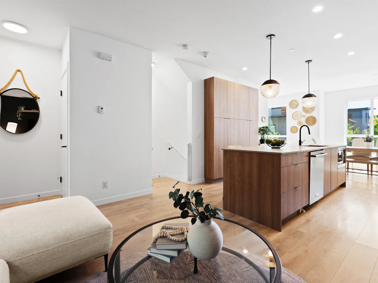 23-533 E 3rd Street, North Vancouver, BC, V7L 1G4 - 3