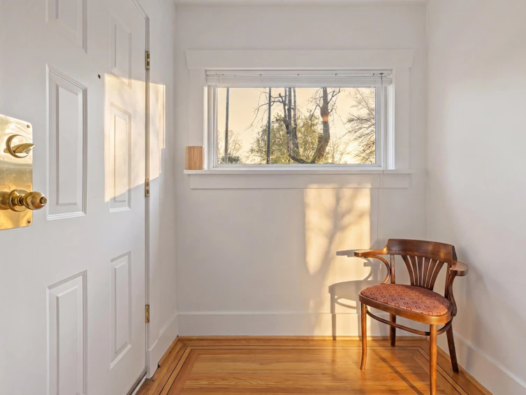 2273 E 2nd Avenue, Vancouver, BC, V5N 1G1 - 2