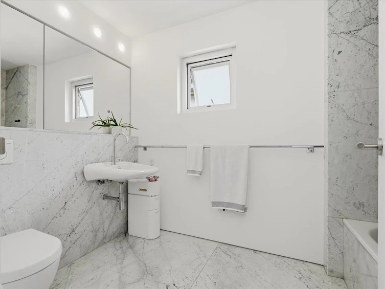 4056 W 36th Avenue, Vancouver, BC, V6N 2S9 - 29