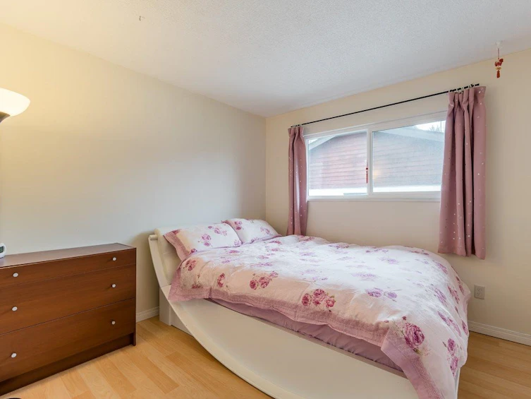 14928 93a Avenue, Surrey, BC, V3R 7A9 - 14