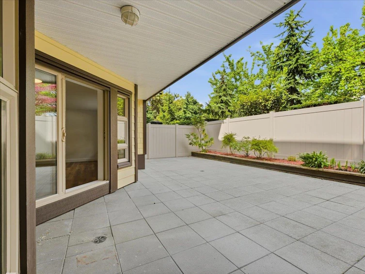102-235 W 4th Street, North Vancouver, BC, V7M 1H8 - 10