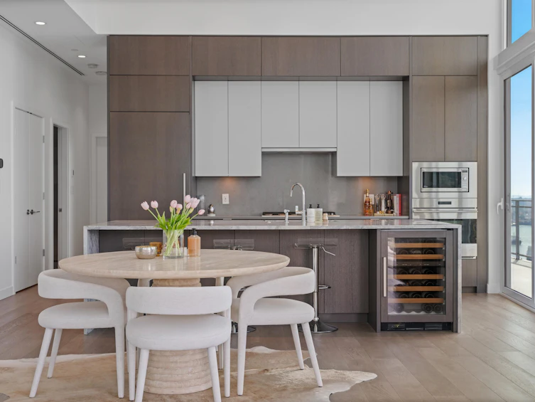 2403-125 E 14th Street, North Vancouver, BC, V7L 0E6 - 8
