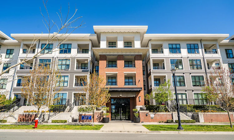 213-9551 Alexandra Road
