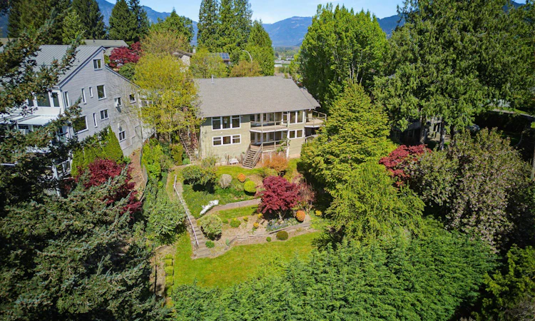 10026 Falcon Crescent