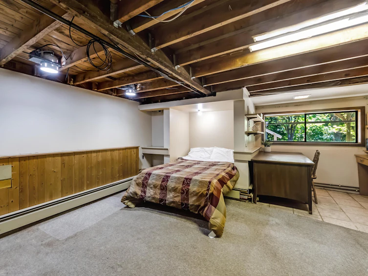 4585 Raeburn Street, North Vancouver, BC, V7G 1K3 - 25