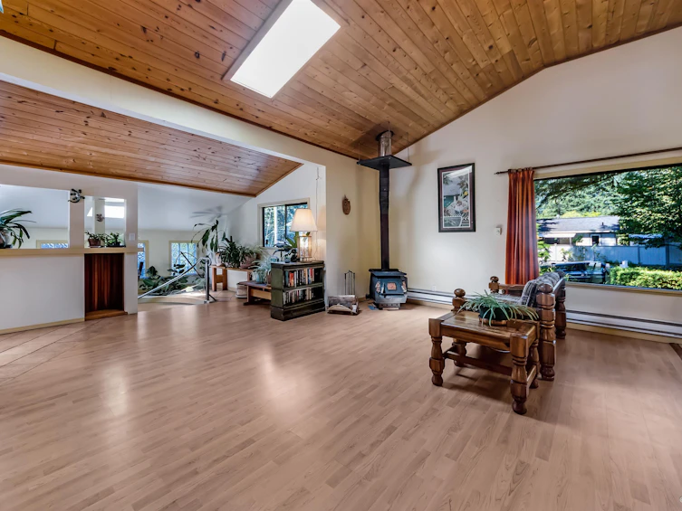 4585 Raeburn Street, North Vancouver, BC, V7G 1K3 - 13