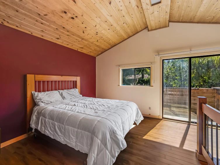 4585 Raeburn Street, North Vancouver, BC, V7G 1K3 - 20