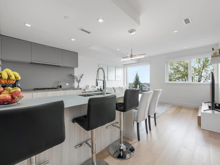 138 W Woodstock Avenue, Vancouver, BC, V5Y 0N1 - 10