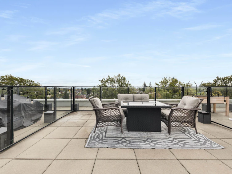 138 W Woodstock Avenue, Vancouver, BC, V5Y 0N1 - 30