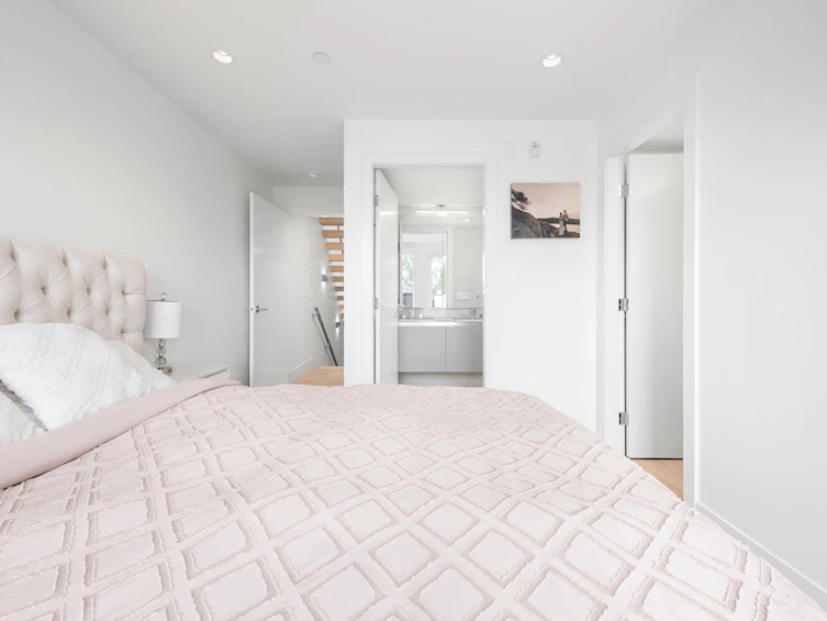 138 W Woodstock Avenue, Vancouver, BC, V5Y 0N1 - 20