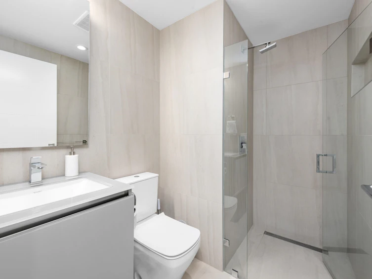 138 W Woodstock Avenue, Vancouver, BC, V5Y 0N1 - 12