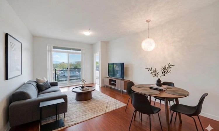 329-2239 Kingsway