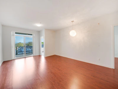 329-2239 Kingsway - 2