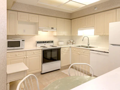 101-20976 56 Avenue - 4