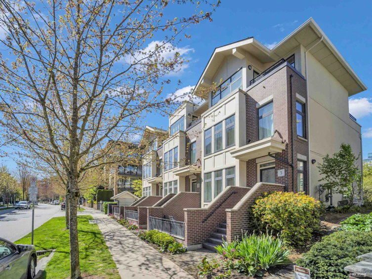 2-5879 Gray Avenue, Vancouver, BC, V6S 0A9