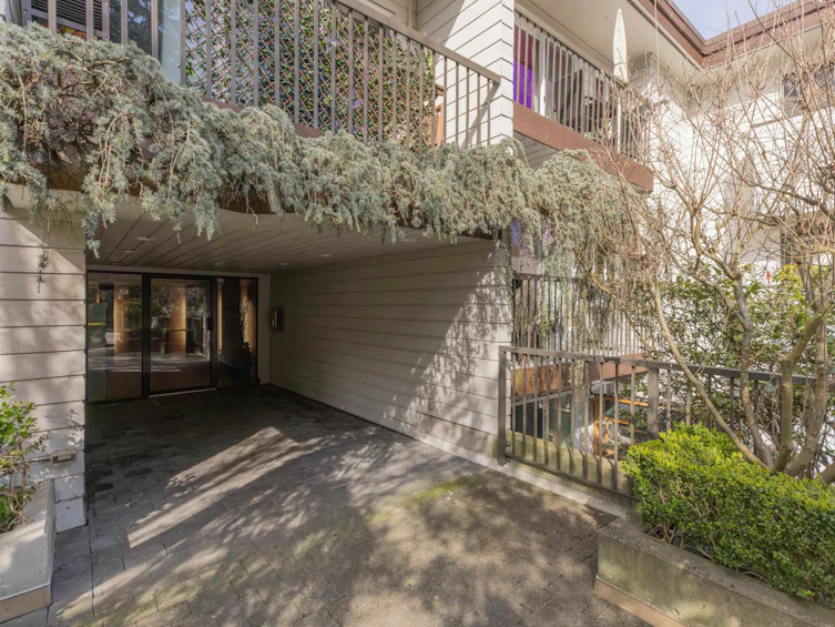 303-2125 W 2nd Avenue, Vancouver, BC, V6K 1H7 - 16