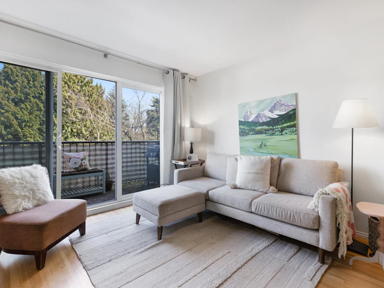 303-2125 W 2nd Avenue, Vancouver, BC, V6K 1H7 - 2