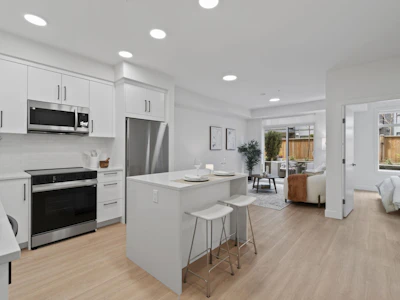 415-33820 South Fraser Way - 2