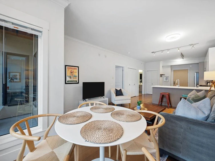 403-857 W 15th Street, North Vancouver, BC, V7P 1M5 - 5