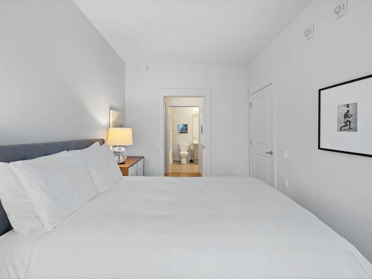 403-857 W 15th Street, North Vancouver, BC, V7P 1M5 - 11