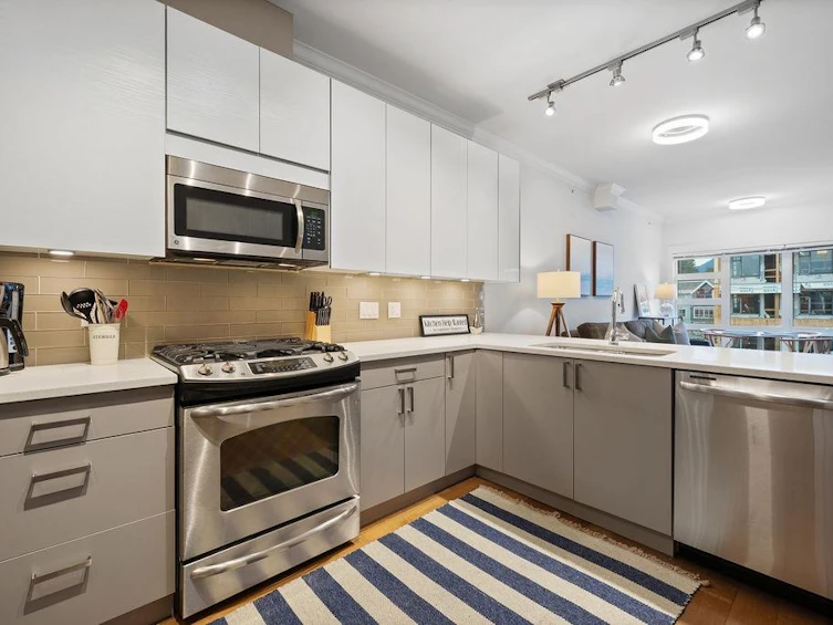 403-857 W 15th Street, North Vancouver, BC, V7P 1M5 - 9