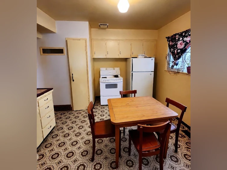 7544 Main Street, Vancouver, BC, V5X 3J9 - 5
