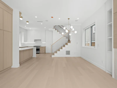 1-6461 E Prince Edward Street - 4