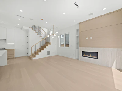 1-6461 E Prince Edward Street - 3